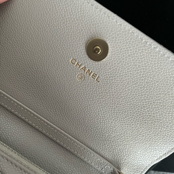 ❌ sold ❌Chanel 22B Business Affinity Clutch on chain - Picture 6 of 9